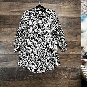 H&M Black and White Patterned Blouse Womens Top